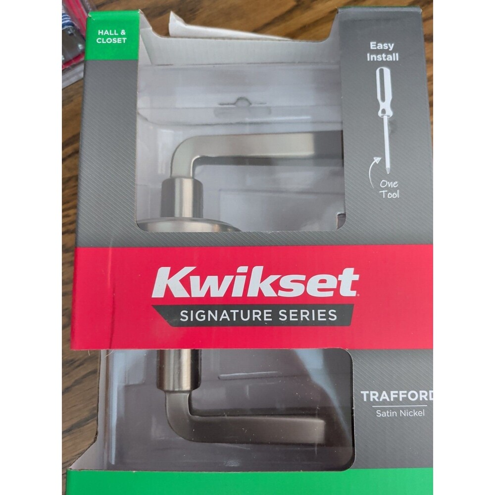 Kwickset Signature Series Trafford Satin Nickel Hall And Closet